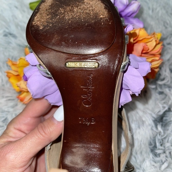 Cole Haan || Women's Verona Size Silver/Tan Heel Pumps Size 7.5 - Picture 10 of 10